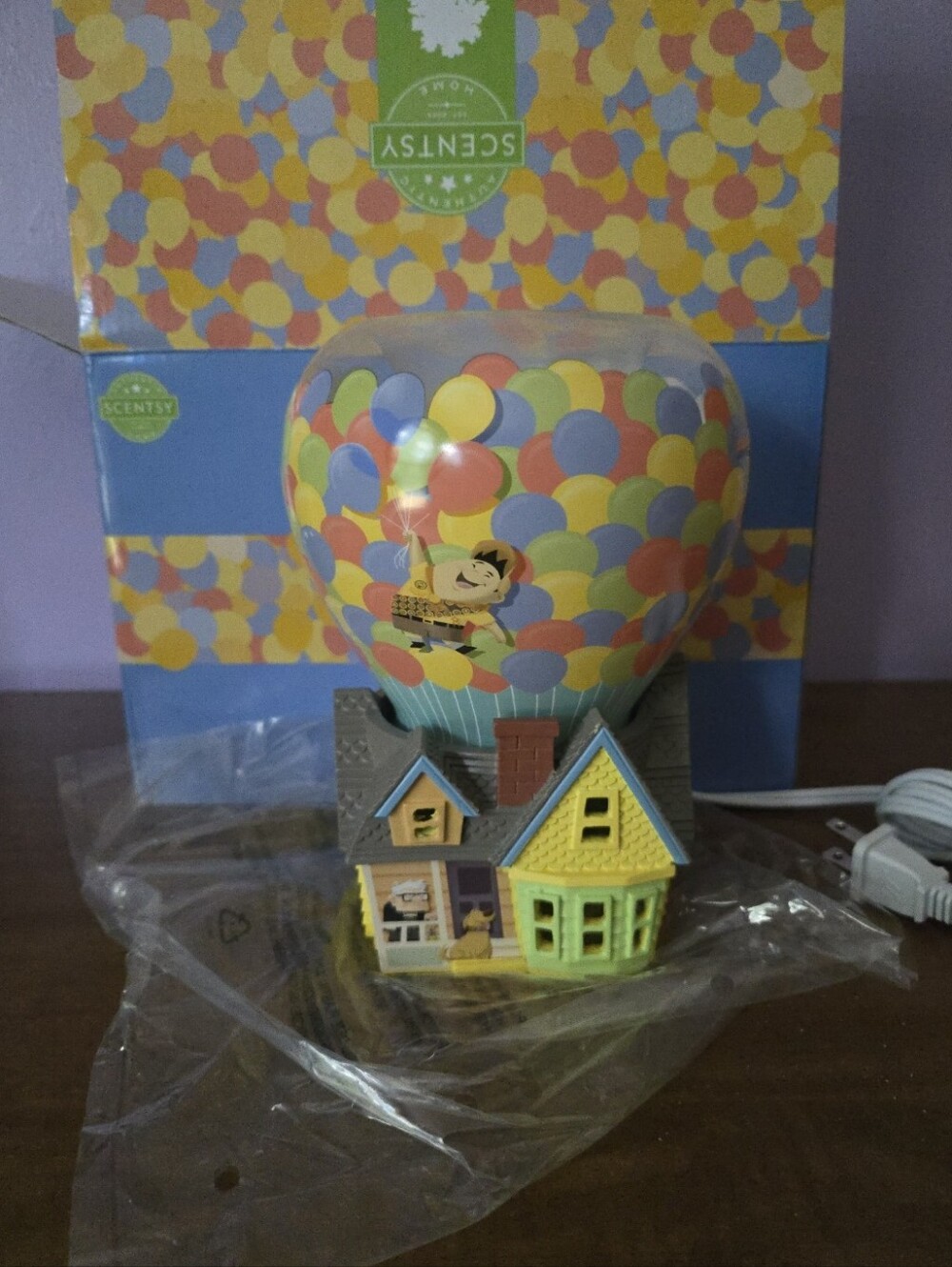 Scentsy Disney & Pixars UP Warmer